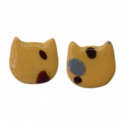 petit chat boucle d'oreille courte  en polymère et résine